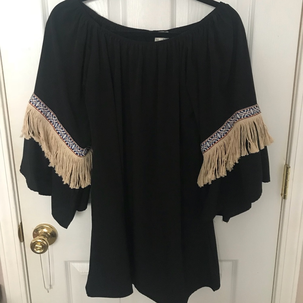 Black dress w/ fringe detail!